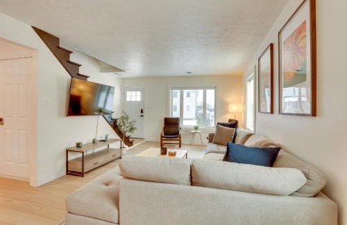 Youngstown House | 3 Mi to Dtwn and YSU Updated Youngstown Home