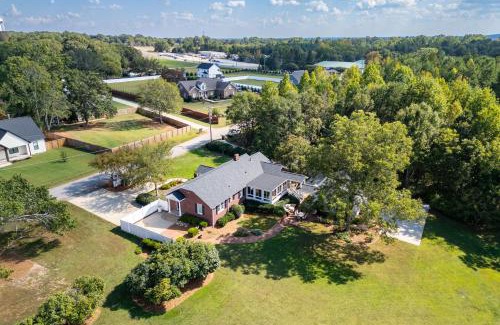 Greer House | 3 Mi to Dtwn Greer Mountain-View Home!