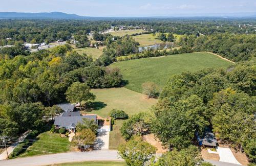 Greer House | 3 Mi to Dtwn Greer Mountain-View Home!