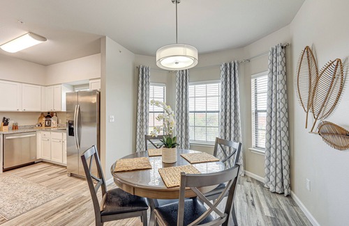 Eckhert Crossing Condo | 3 Mi to Hospitals: Stylish Condo in San Antonio!