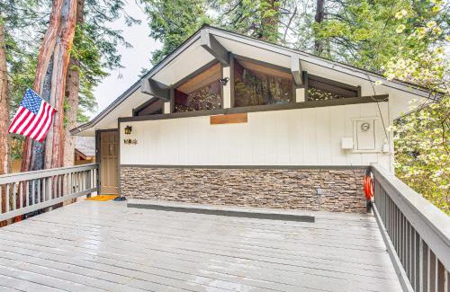Arrowhead Villas House | 3 Mi to Lake Arrowhead Village Pine-View Home!