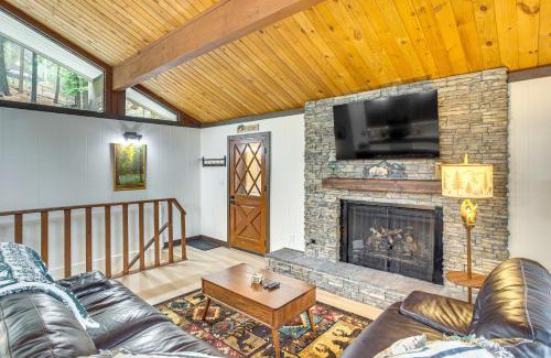 Arrowhead Villas House | 3 Mi to Lake Arrowhead Village Pine-View Home!
