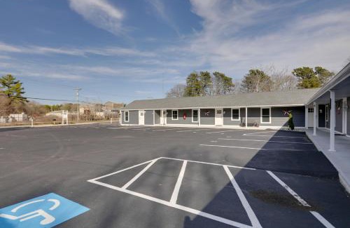 Wareham Apartment | 3 Mi to Main Street Newly Renovated Wareham Apt!