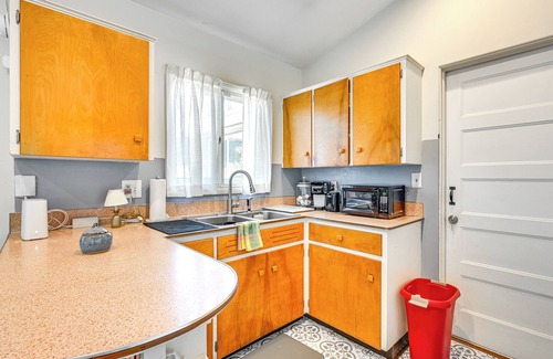 Lansing Apartment | 3 Mi to Michigan State: Apt w/Patio in Lansing!
