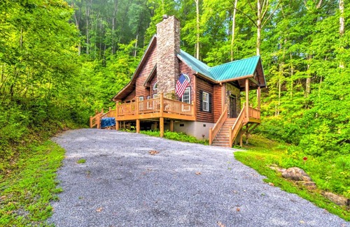 Hayesville House | 3 Mi to Museums Smoky Mountains Cabin with Deck