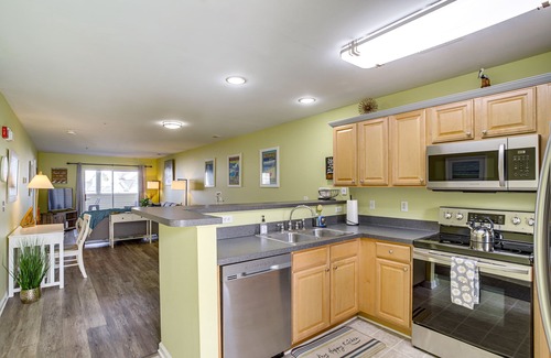 Lewes Condo | 3 Mi to Savannah Beach: Lewes Condo w/Pool Access
