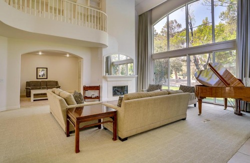 Winchester House | 3 Mi to the Strip - Las Vegas Estate with Pool!