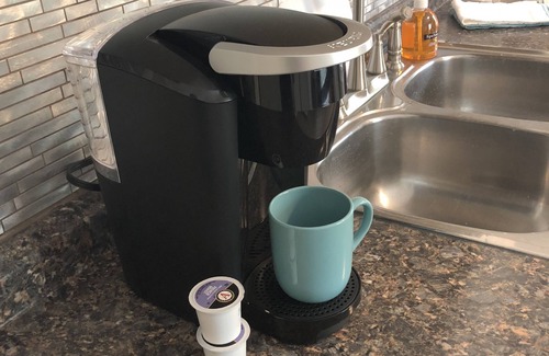 Lansing House | 3 miles 2 MSU, 2 to downtown, 1 to Sparrow hospital,3 blks to hwy, 2 bdrm, pets.