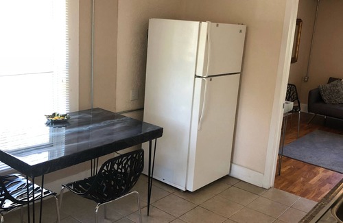 Lansing House | 3 miles 2 MSU, 2 to downtown, 1 to Sparrow hospital,3 blks to hwy, 2 bdrm, pets.