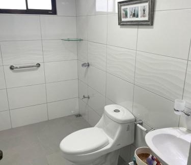 Alajuela House | 3 Min from SJO airport Kaeli