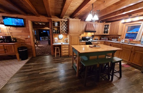 Washington House | 3 Night FALL SPECIAL best time of year to be on the lake. Fri, Sat, Sunday,