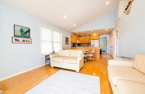 Saint Joseph House | 3 Nt Summer Min! Lovely Home With Association Heated Pool and Hot Tub!