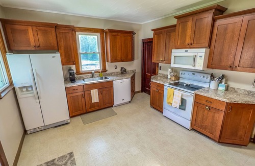 Houston County Other | 3 Peaks Farmhouse- Beautiful Remodel with Scenic Views + Root River Trail access