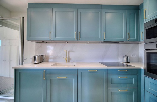 Cannes Apartment | 3 pièces, terrasse vue mer et parking A2B232