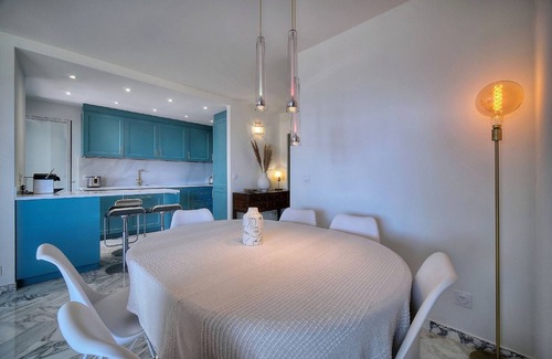 Cannes Apartment | 3 pièces, terrasse vue mer et parking A2B232