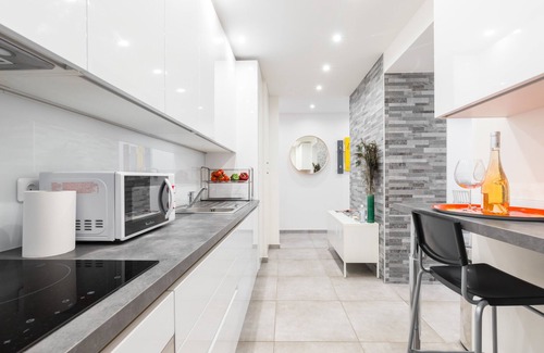 Centre Ville-Gare Apartment | 3 PIECES - NEAR NICE VILLE TRAIN STATION - AIR CON