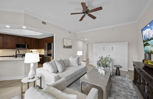 Naples Cottage | 3 Pools, lazy river, walk to 5th ave restaurants!