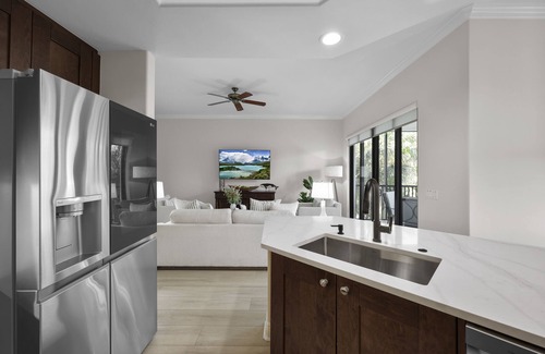 Naples Cottage | 3 Pools, lazy river, walk to 5th ave restaurants!