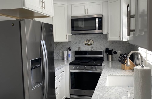 Balboa Island Apartment | 3 Properties From the Beach