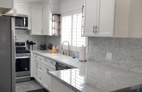 Balboa Island Apartment | 3 Properties From the Beach