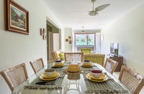 Jardim Centenario Apartment | 3 quartos na Enseada com Wi-fi 600GB e Chromecast