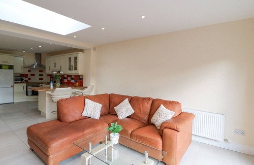 Killorglin Cottage | 3 RAILWAY TERRACE, family friendly in Killorglin, County Kerry