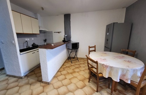Salavas Apartment | 3-room apartment for rent by the week for 4 people, pets allowed