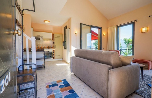 Susello Apartment | 3-room apartment in an exceptional residence with approx. 8 ha. large park and pool