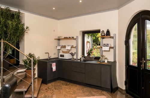 Ortenberg Apartment | 3-room apartment on the edge of the Vogelberg, quiet south-facing slope,