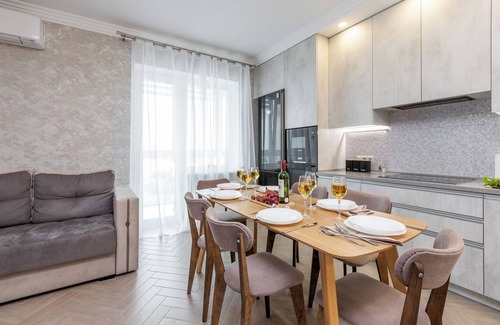 Pervomaysky District Apartment | 3-room apt with view of National Library