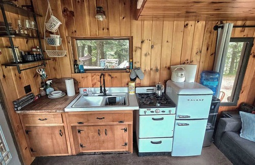 Glenfield Cabin | 3 Secluded amazing spots on your own Private Pond. Serenity!