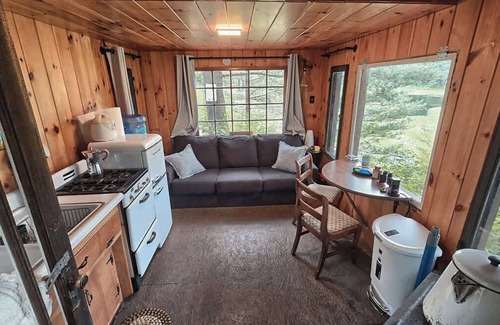 Glenfield Cabin | 3 Secluded amazing spots on your own Private Pond. Serenity!