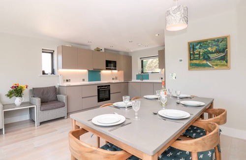 Newton Ferrers Cottage | 3 THE HIDE, family friendly, with a garden in Newton Ferrers