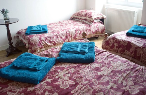 Buais-les-Monts House | 3 to 4 person room in Quiet B&B, Organic Meals 45 minutes from the Mt St Michel
