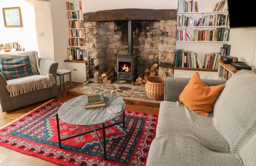 Bampton Cottage | 3 WEST STREET, romantic, character holiday cottage in Bampton, Devon