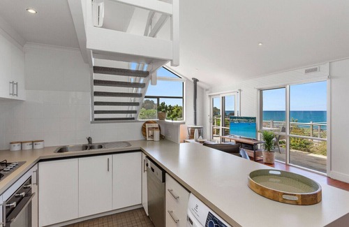 Wongarra Apartment | 3 Whitecrest Resort - Pool & Amazing Ocean Views