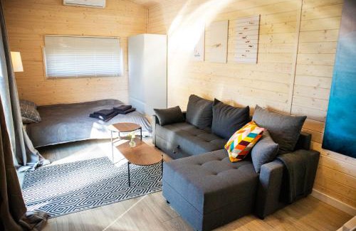 Kiekrz Other | 3 WIDOKI Kiekrz -domki Tiny House z prywatną plażą i pomostem nad jeziorem Kierskim
