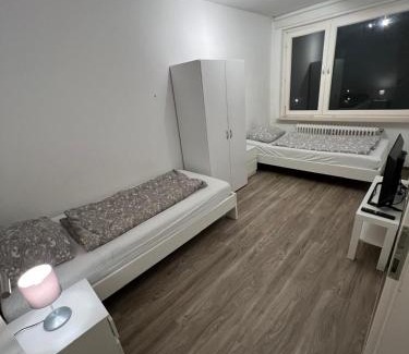 Westhagen Apartment | 3 Zimmer Standard Apartment - 7 Betten - 2 x Badezimmer