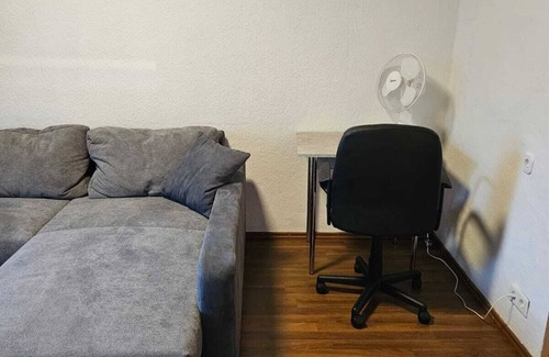 Neubeckum Apartment | 3-zimmer-wohnung mit Voll Ausgestatteter Küche, Zentral Gelegen, Nahe Bahnhof