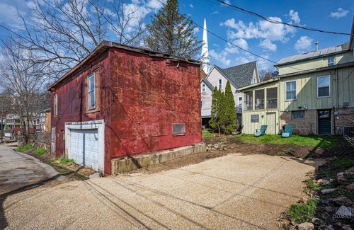 Galena House | 30+ Day 3BR Home One Blk off Historic Main St. Galena w/Pking and W/D