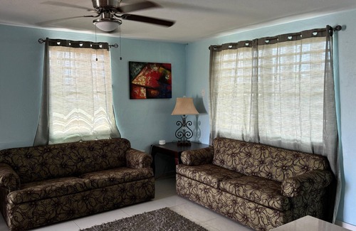 San Juan Apartment | 30 Day Minimum- 3BR & 2BA Family Retreat – Walk to Ocean