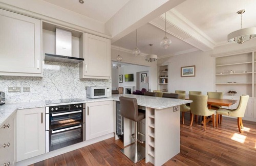 St. Andrews House | 30 Lade Braes - a townhouse that sleeps 8 guests in 4 bedrooms