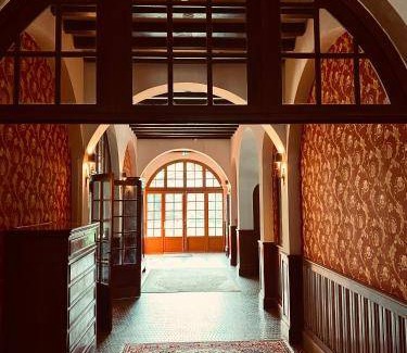 Serves-sur-Rhone Hotel | 30 m² Hotel ∙ 4 guests