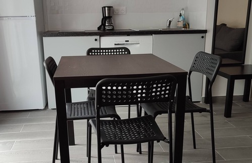 Garches Apartment | 30 m² unit, wheelchair accessible