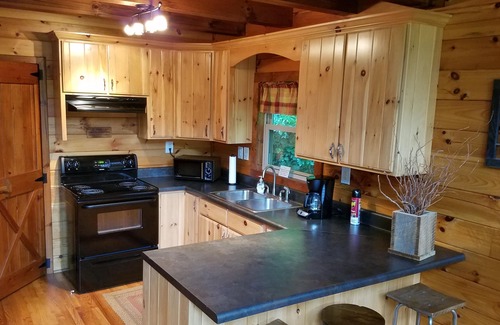 Pearisburg Cabin | 30 min from Blacksburg - Bear Foot Cabin on Walker Creek