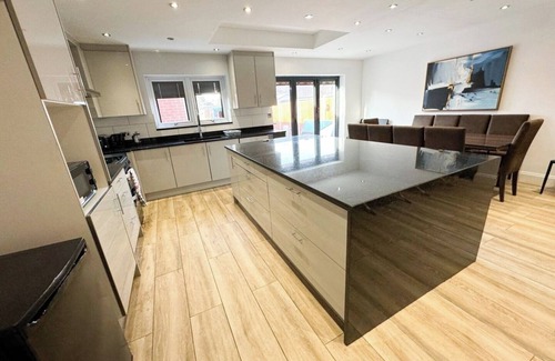 Redbridge House | 30 min tube to Oxford Street/BH