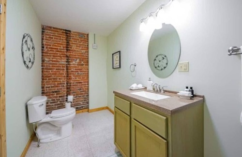Du Quoin Apartment | 30 West · The View · Scenic Escape near Fairground