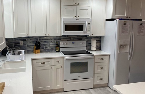 New Smyrna Beach House | 300 yards from the beach. House with garage.