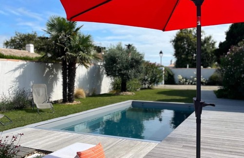 Noirmoutier-en-l'Ile Villa | 300m from the beach, Large villa with garden swiming pool, close to the village.