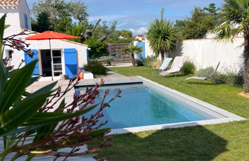 Noirmoutier-en-l'Ile Villa | 300m from the beach, Large villa with garden swiming pool, close to the village.